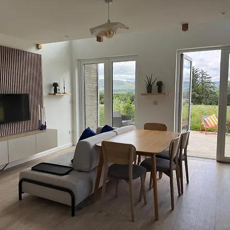 Nettles & Petals * Kenmare