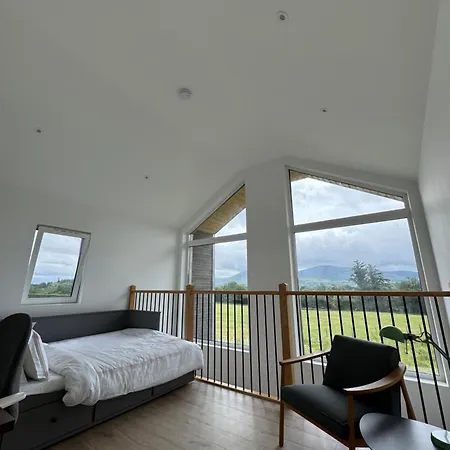 Nettles & Petals * 肯梅尔