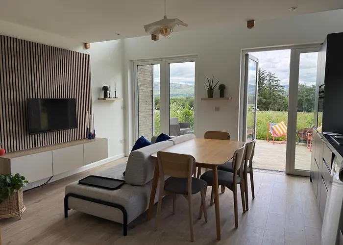 Nettles & Petals * Kenmare